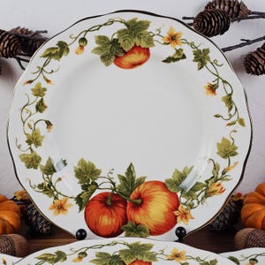 Set of 4 Fall Pumpkin Dinner Plates - Ceramic with Gold Rim - Autumn Thanksgiving Tableware