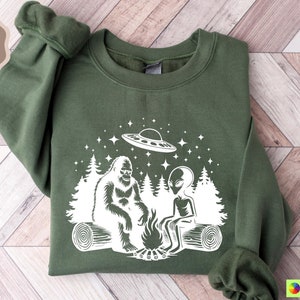 Bigfoot And Alien Sweatshirt, Sasquatch Shirt, Ufo Shirt, Alien Sweatshirt, Camping Shirt, Forest Shirt, Woodland Tshirt, Hiking Sweathirt