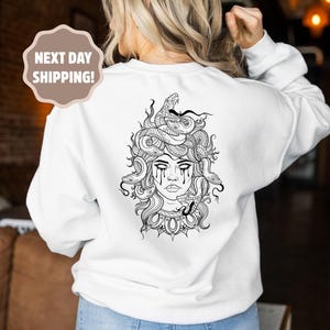 Medusa Snake Face Hoodie, Greek Mythology Hoodie, Snakes Head Witch Hoodie, Mythology Hoodie, Witchy Woman Hoodie, Goddess Medusa Sweatshirt bild 4