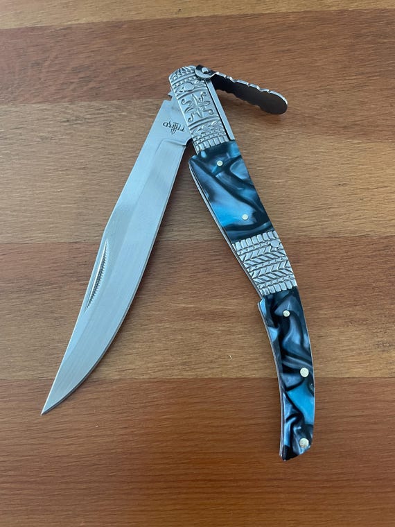 5.1" Arabian Style Navaja with Ratchet Pocket Knife Blue Acrylic Scales - Spain