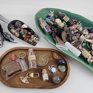 Witches Scoop Mystery Witch Confetti Teaser Bag Intuitively Chosen Surprise Charms Herbs Crystals Divination Altar Tools Spells Witch Gift