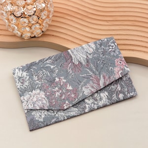 Japanischer Magnetbeutel Floral Grautöne Handgefertigter Beutel Elegante Brieftasche & Kartenetui Stoffbeutel, Made In Japan