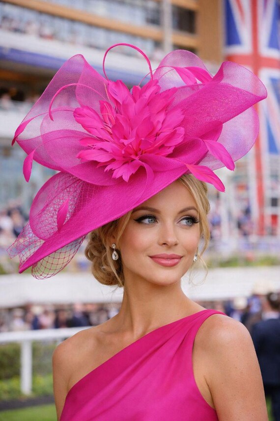 Feather Fascinator Hat for Women – Kentucky Derby & Royal Ascot Style Mesh Headpiece