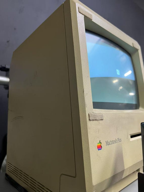 Apple Macintosh Plus 1 Mo Vintage 1986 - Fonctionnel Avec Disque Dur Externe - Occasion