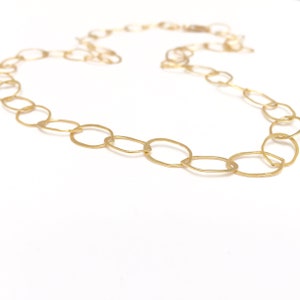 18 inch Petal Chain Necklace of Gold Fill Hammered Links / gold fill, oval links, delicate, lightweight, mid length, simple