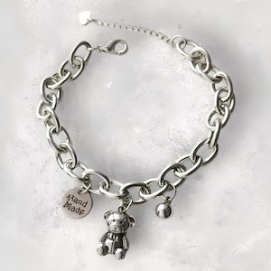 Personalisierter Süßer Cartoon-Bär-Armband – Trendiges Rund-Tag-Design für Frauen, Einzigartiges Geschenk für Freunde