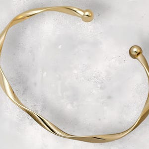 Minimalist Gold Twisted Bangle, Fashion Opening Cuff Bracelet for Women, Glossy Thin Charm Jewelry