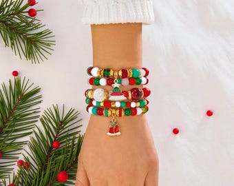 クリスマスビーズブレスレットセット - 華やかなツリーとベルのチャームが重ねられるジュエリーギフト