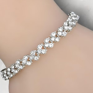 Elegant Women&#39;s Chain Bracelet with Sparkling Cubic Zirconia for Gifts