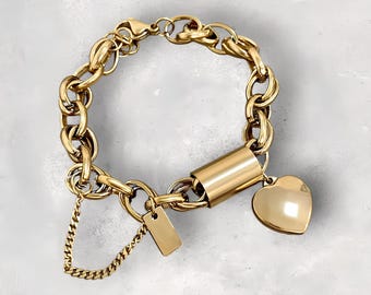 Stunning Vintage 375 9ct Gold Chunky Looking Engraved Day