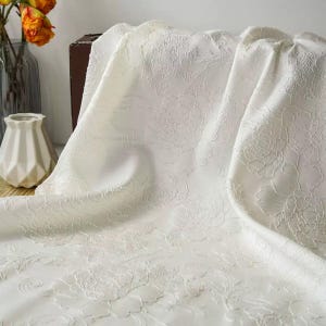 Elegante tela de diseño jacquard de brocado con estampado floral blanco, para tapicería, cojines, sofás y cortinas, vendida por metro.