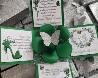 Invitaciones para quinceañera en cajita con flores, mariposas en verde y plata