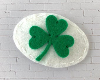 Felt Hair Clip, No Slip, Hair Bow, Girl Hair Pin, Girl Barrette, Baby Hair Clip, Felt Hair Bow, Gift For Girls, Large Shamrock, White