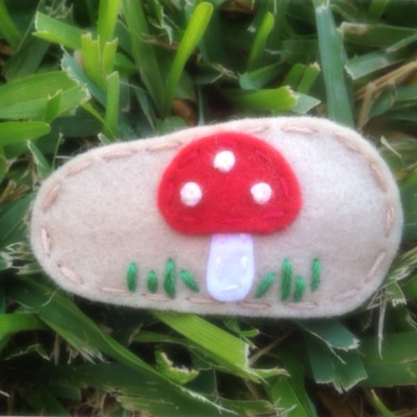 Red Mushroom Wool Felt Hair Clip