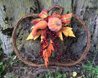 Chicken wire Pumpkin, hanger