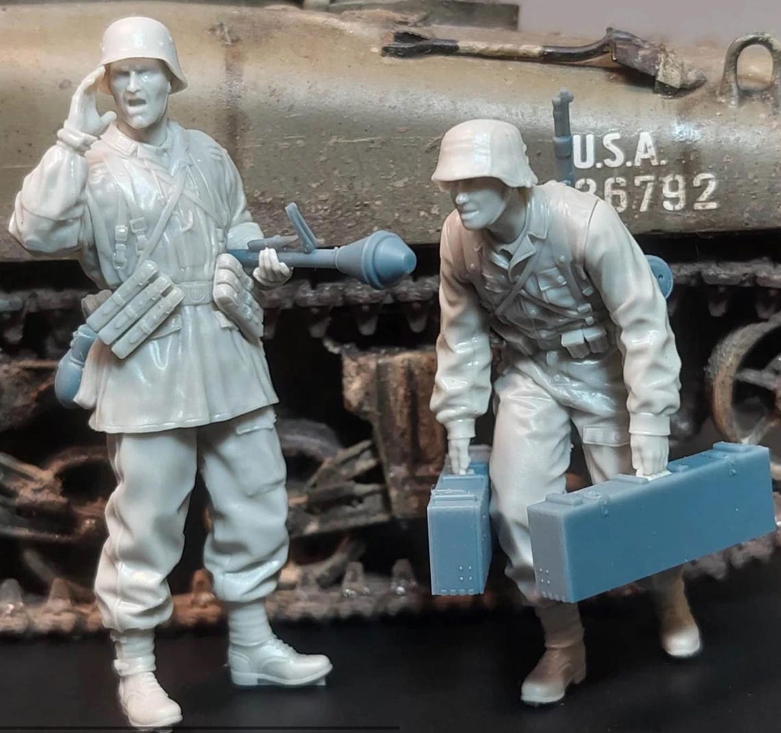Scale Ww2 1/35 Scale Resin WW2 German Anti Tank Ammo Team 1944 2 Figure Soldier ...