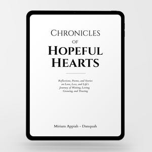 Può includere: Un tablet digitale mostra la copertina di "Cronache di Cuori Speranzosi". Il titolo è in grassetto, con il sottotitolo sottostante. Il nome dell'autore è in basso. Lo sfondo è una sfumatura grigio chiaro.