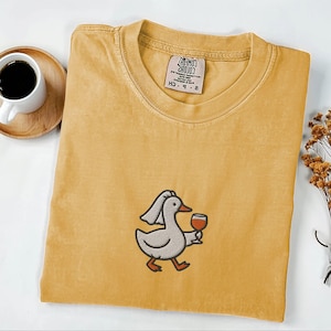 Camiseta de novia divertida bordada, camiseta de novia Silly Goose, Sra. Silly Goose, novia de primavera - B-31-Center