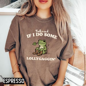 Vintage Frog Graphic T Shirt, Cute Funny Frog Shirt, Frog Lovers Cotton T-shirt, Unisex Frog Shirt, Toad Shirt, Gift for Her, Y2K Frog Shirt