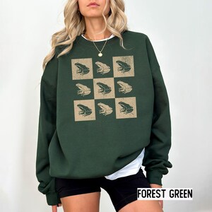 Vintage Frog Graphic Sweatshirt, Cute Funny Frog Shirt, Frog Lovers Cotton T-shirt, Unisex Frog Shirt, Toad Shirt, Gift for Her