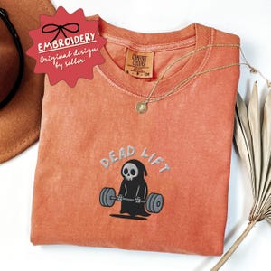Camiseta divertida de gimnasio bordada para Halloween, camiseta para amantes del gimnasio, camiseta para aficionados al fitness, camiseta divertida para levantar pesas, regalo para ella, regalo para él - F-2-Center