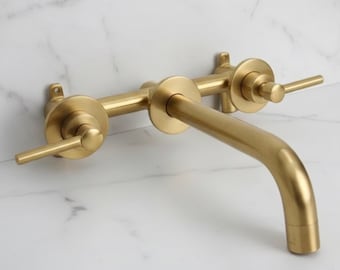 Grifo para lavabo de baño de pared de latón macizo sin lacar, grifo antiguo para lavabo de tocador.