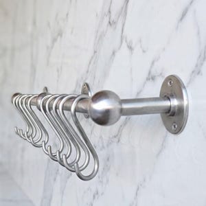 Barra para ollas de níquel mate – Barra para utensilios de latón macizo con 10 ganchos en S – Latón sin lacar personalizable