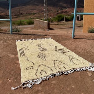 Amazing White Rug - Custom Fabulous Boujaad Rug - Beni Ourain Rug - Handmade Rug - Moroccan Berber Rug - Traditional Moroccan Carpet.