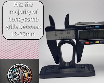 Honeycomb Grill Number Plate Mount - Push to Lock