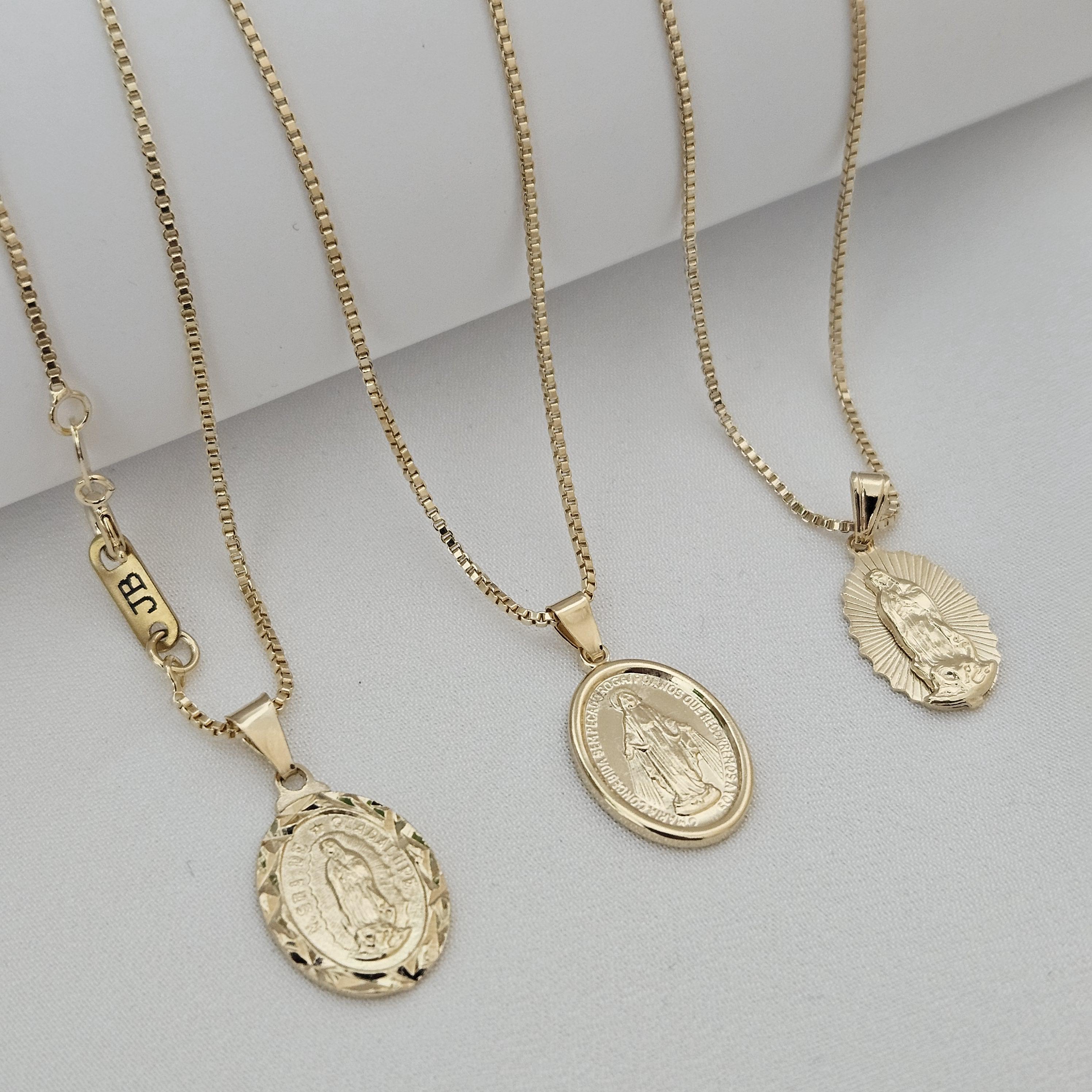 Collana con medaglia miracolosa, Vergine Maria, collana della Vergine Maria, gioielli religiosi, collana cattolica, collana religiosa, regalo di Natale - Italia