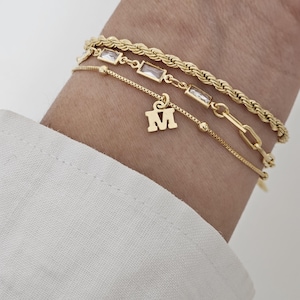 Juego de 3 pulseras rellenas de oro de 18 quilates, pulsera con inicial, joyería delicada para uso diario, pulseras minimalistas, regalo para ella, pulsera de oro para uso diario
