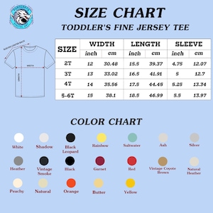 Puede incluir: Tabla de tallas y colores para camisetas de punto fino para ni&ntilde;os peque&ntilde;os. La tabla de tallas muestra medidas en pulgadas y cent&iacute;metros para el ancho, el largo y el largo de la manga. La tabla de colores muestra varios colores, incluyendo blanco, negro y rojo.