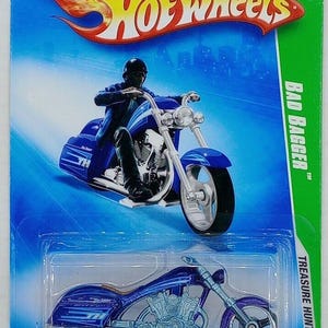 2009 Hot Wheels #45 Treasure Hunts 3/12 BAD BAGGER Blue w/Black MC3 Spoke Wheels