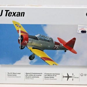 1:72 Scale New & Sealed Testors North American US Navy SNJ Texan Model Kit #663