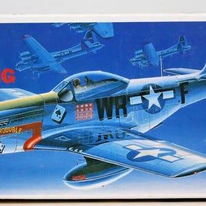 Vintage Academy P-51D Mustang 1:72 Scale Model Airplane Kit #2132