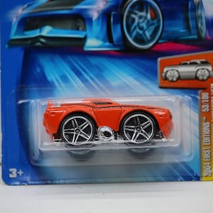 Hot Wheels Blings Plymouth Barracuda 1972 #053 First Edition