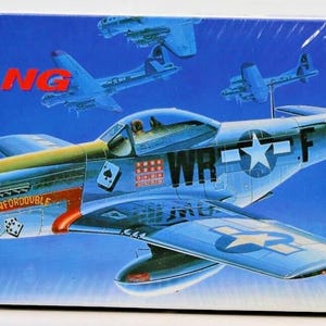 P51D Mustang USA Fighter Airplane Plastic 1:72 Scale Academy Model Kit 12485