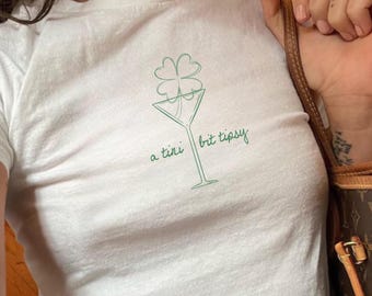 St. Patrick's Tini Bit Tipsy Aesthetic Coquette Irish Baby Tee, Lucky Girl Trendy Martini T-shirt for Women Crop Top St Paddys Irish Shirt