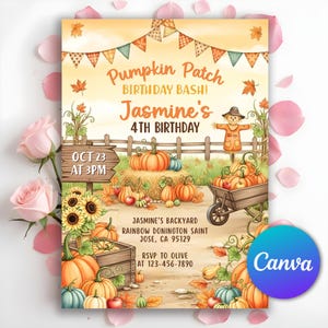 Könnte beinhalten: Eine Geburtstagseinladung mit Kürbis-Thema. Das Design zeigt Kürbisse, Sonnenblumen und eine Vogelscheuche. Der Text lautet "Pumpkin Patch Birthday Bash! Jasmine's 4th Birthday" und "Oct 23 at 3pm."