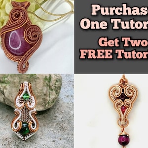 Może przedstawiać: Trzy zawieszki owinięte drutem z kamieniami w różnych kolorach. Górna zawieszka jest owinięta drutem miedzianym z różowym kamieniem. Środkowa zawieszka jest owinięta drutem srebrnym z zielonym kamieniem. Dolna zawieszka jest owinięta drutem miedzianym z fioletowym kamieniem. Tekst "Kup jeden samouczek, otrzymaj dwa DARMOWE samouczki" jest wyświetlany nad zawieszkami.