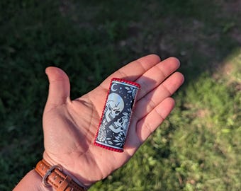 Estuche para encendedor hecho a mano "LOVERS BEYOND"