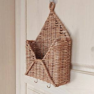 Key holder for wall. Mail holder. Wall hooks. Mail organizer. Wicker wall hanging decor