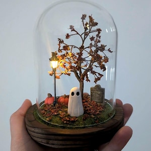 Terrarium fantôme, diorama de citrouille d'Halloween effrayant fait main avec lumière