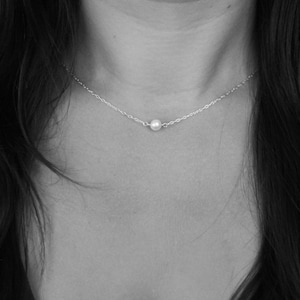 Sterling Silver Freshwater Pearl Necklace: Solitaire Pendant