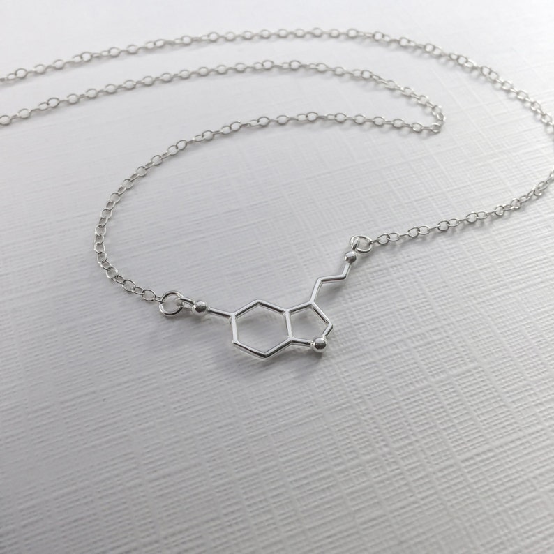 Collar de serotonina de plata de ley Molécula de serotonina, joyería científica, joyería química, collar de moléculas imagen 7