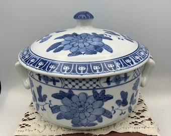 Vintage Blue and White Serving Bowl with Lid- Soup Tureen Serving Dish- Antique Style Canton Dish- Blue Transferware Decorative Bowl