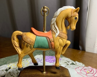 Vintage Vintage UOGC Taiwan Carousel Horse Figurine Music Box - Wood Base Music Box - Porcelain Carousel Horse
