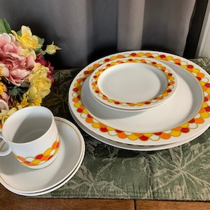 Vintage Carousel Dinnerware by Georges Briard - Boutique Find China Dinner Plates, Salad Plates, cups and saucers - Made in Japan