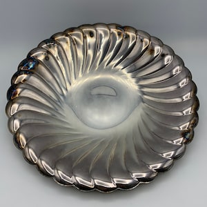 Vintage Wm Rogers Silver Plate Bowl - Waverly Scallop Edge Silver Bowl- Leaf Edge Silver Fruit Bowl