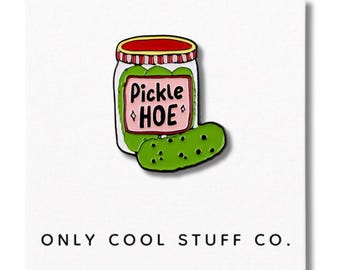Spilla smaltata Pickle Hoe / Divertente accessorio gastronomico per gli amanti degli snack